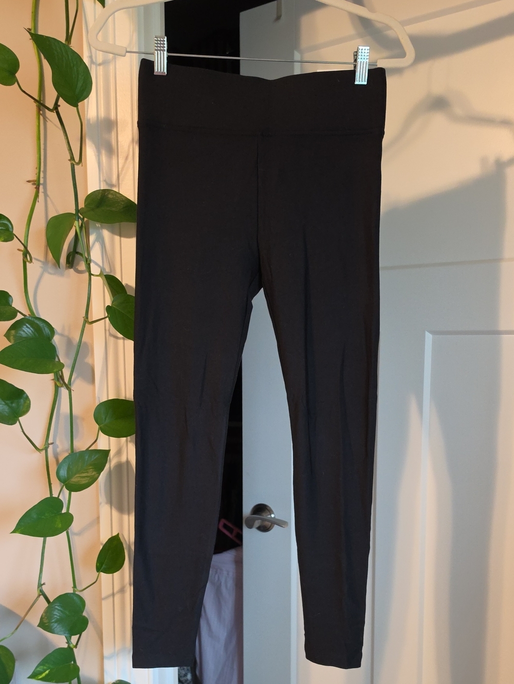 🆕️ Lou & Grey Black High-Rise Leggings